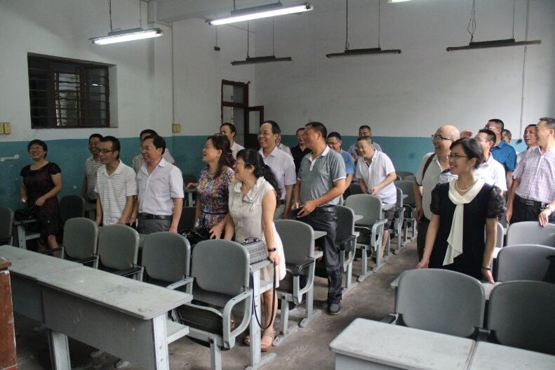 员工2.jpg 员工2.jpg